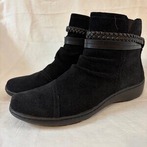 NWT Clarks Black Suede "Cora Braid" Ankle Booties Women's Size 10M